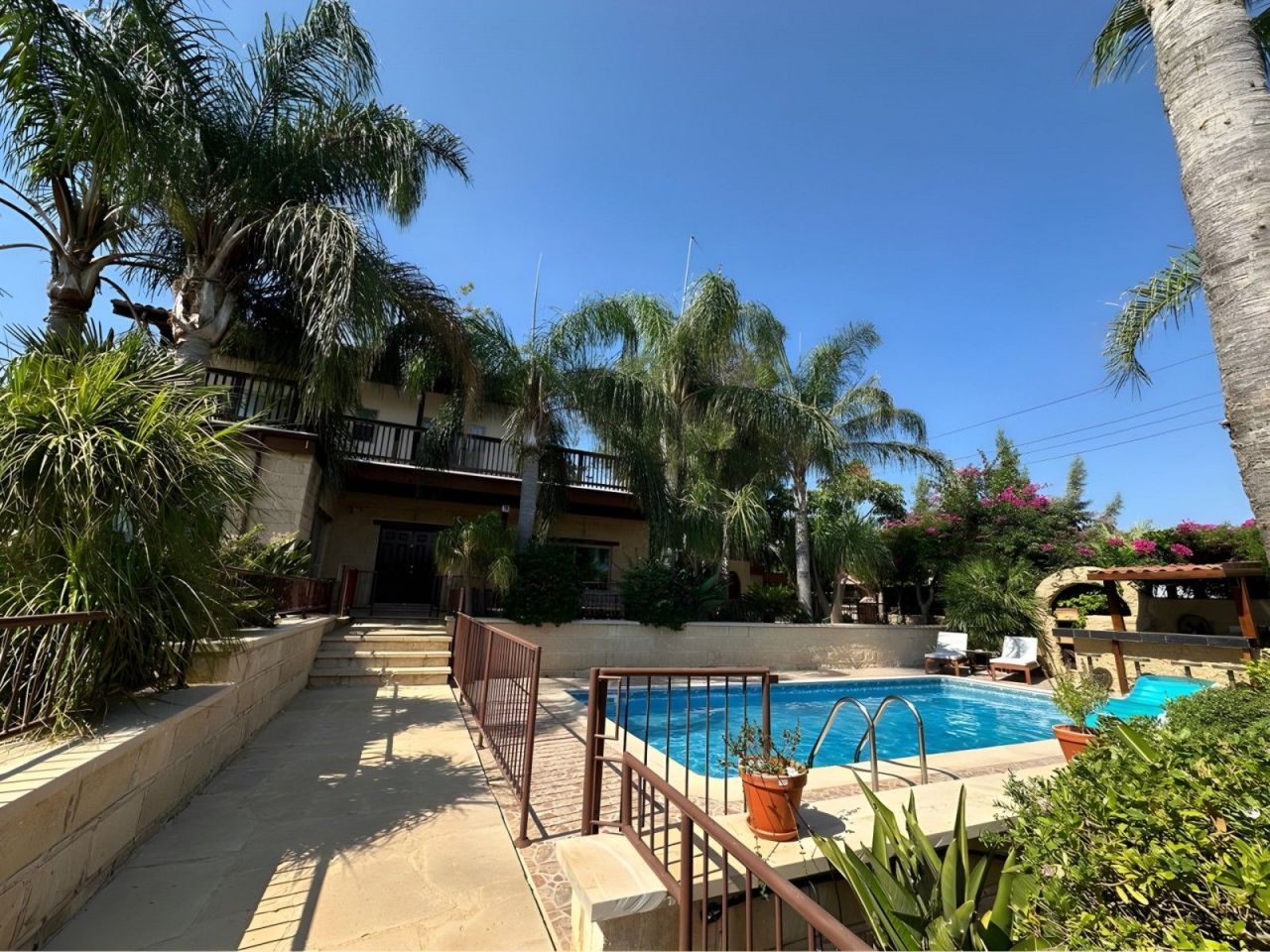 Вилла в Лимасоле, Кипр, 220 м² - фото 1