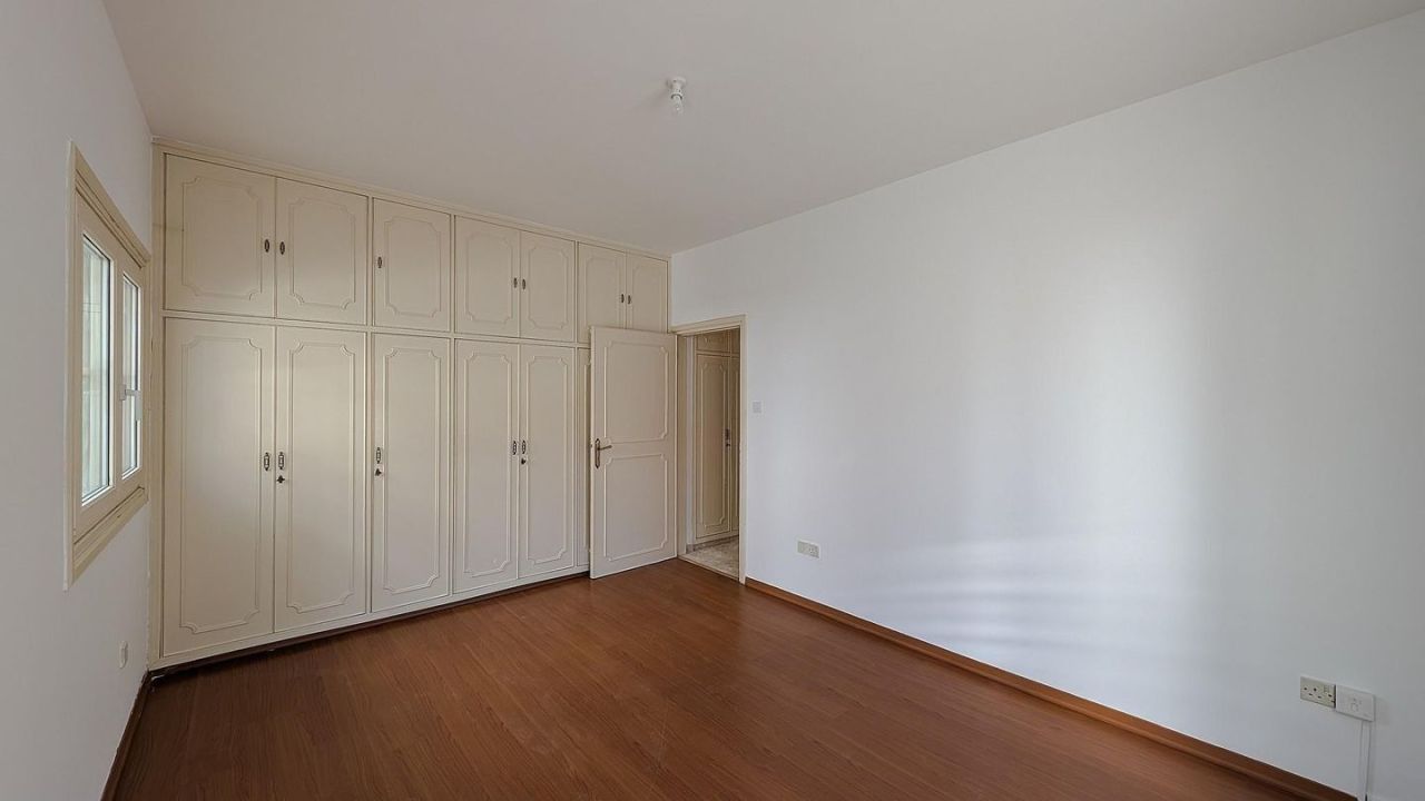 Коммерческая недвижимость в Ларнаке, Кипр, 607 м² - фото 3