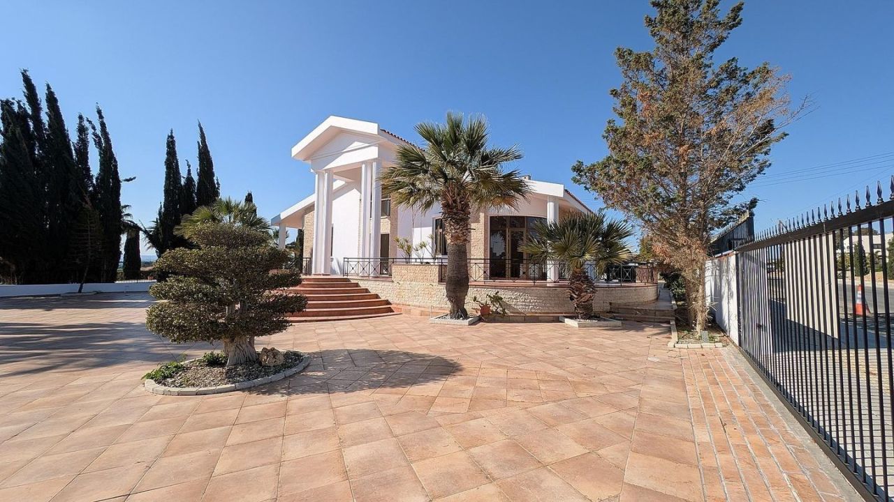 Вилла в Ларнаке, Кипр, 393 м² - фото 11