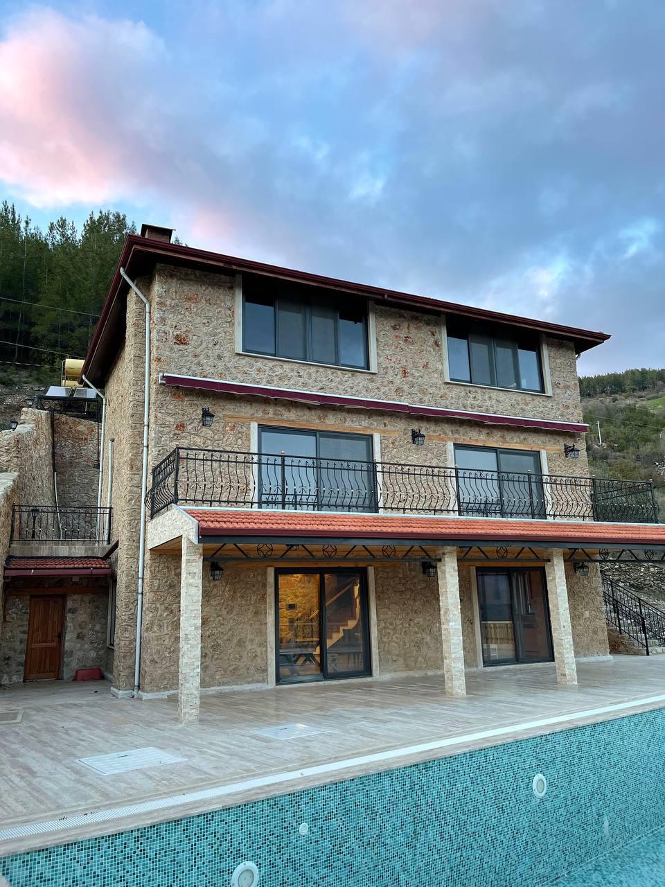 Вилла в Алании, Турция, 393 м² - фото 1