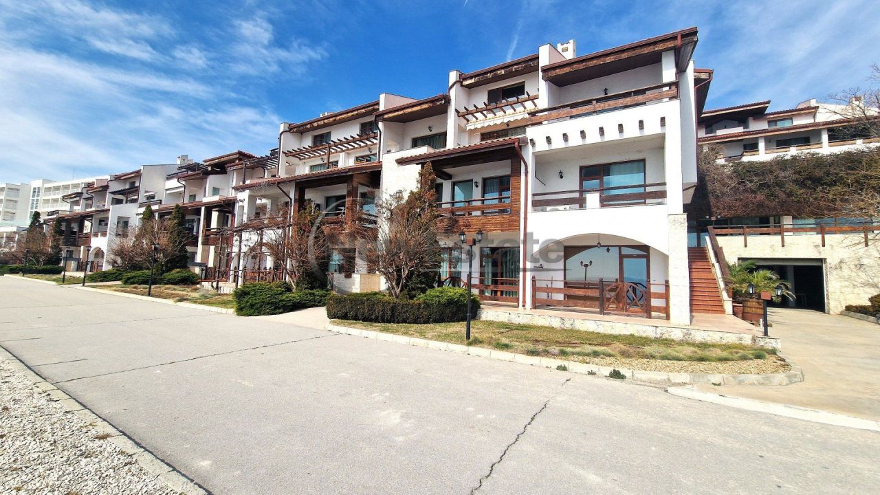 Апартаменты в Балчике, Болгария, 73 м² - фото 1