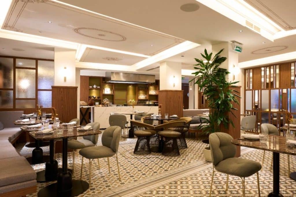 Коммерческая недвижимость в Барселоне, Испания, 156 м² - фото 2