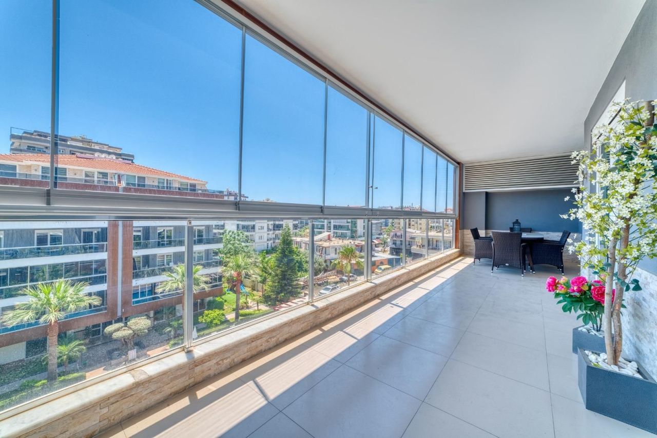 Апартаменты в Алании, Турция, 200 м² - фото 11