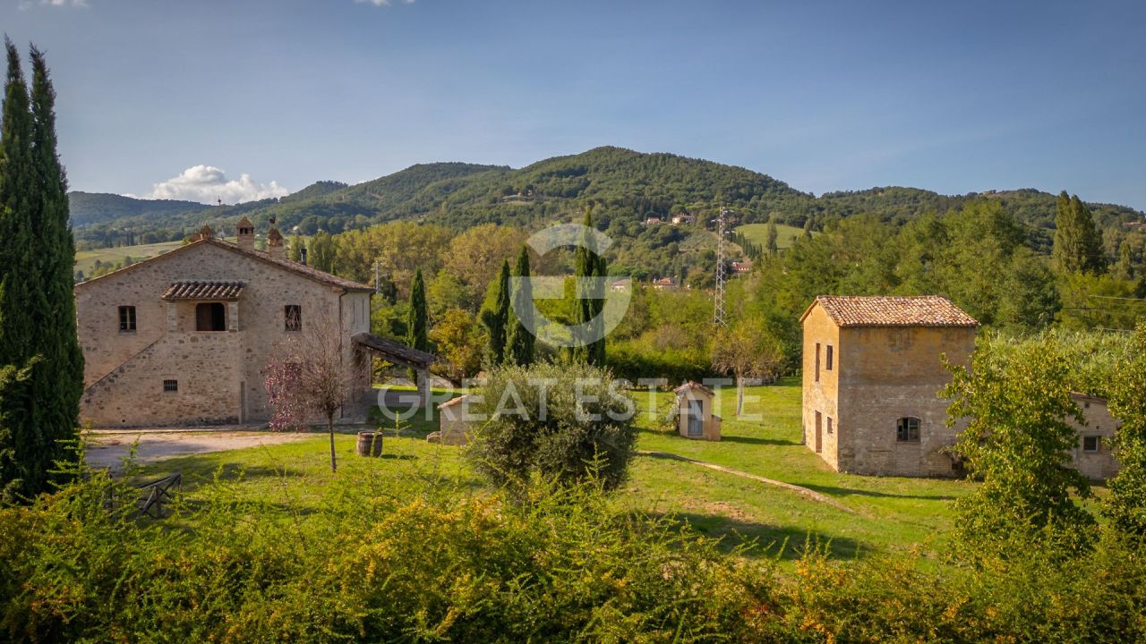 Дом в Умбертиде, Италия, 398.65 м² - фото 2