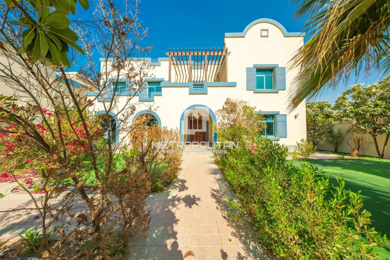 Вилла в Дубае, ОАЭ, 888 м² - фото 1