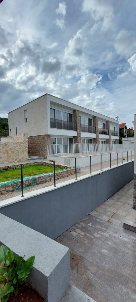 Таунхаус на полуострове Луштица, Черногория, 90 м² - фото 1