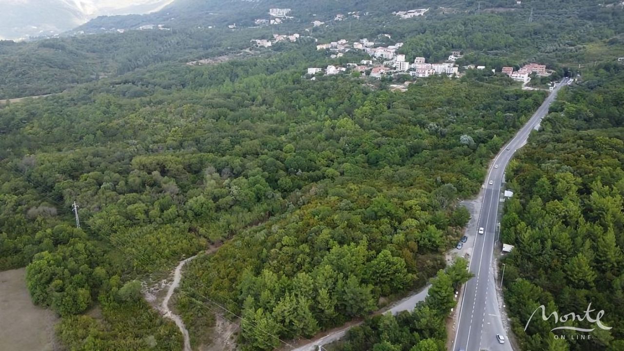 Земля в Каваче, Черногория, 1 550 м² - фото 1