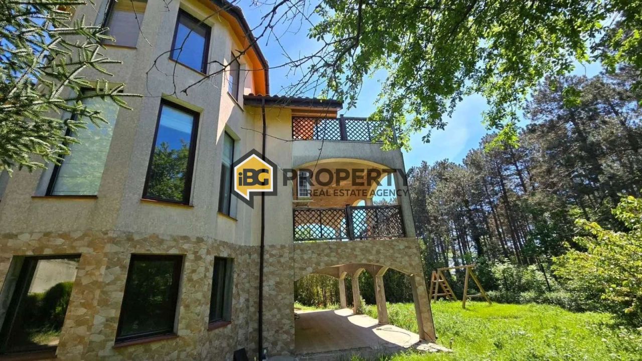 Дом в Варне, Болгария, 298 м² - фото 1