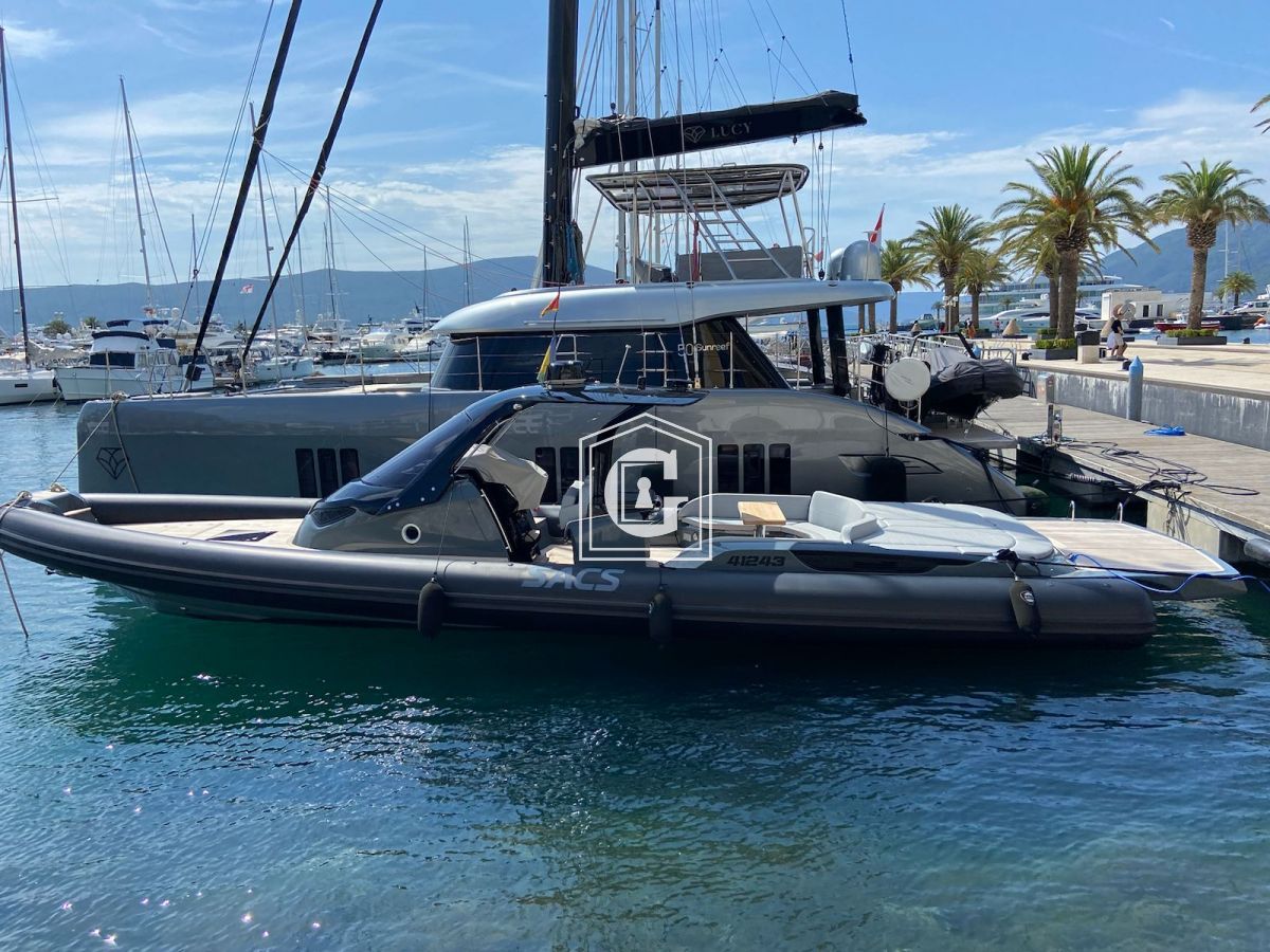 Земля в Будве, Черногория, 5 600 м² - фото 1