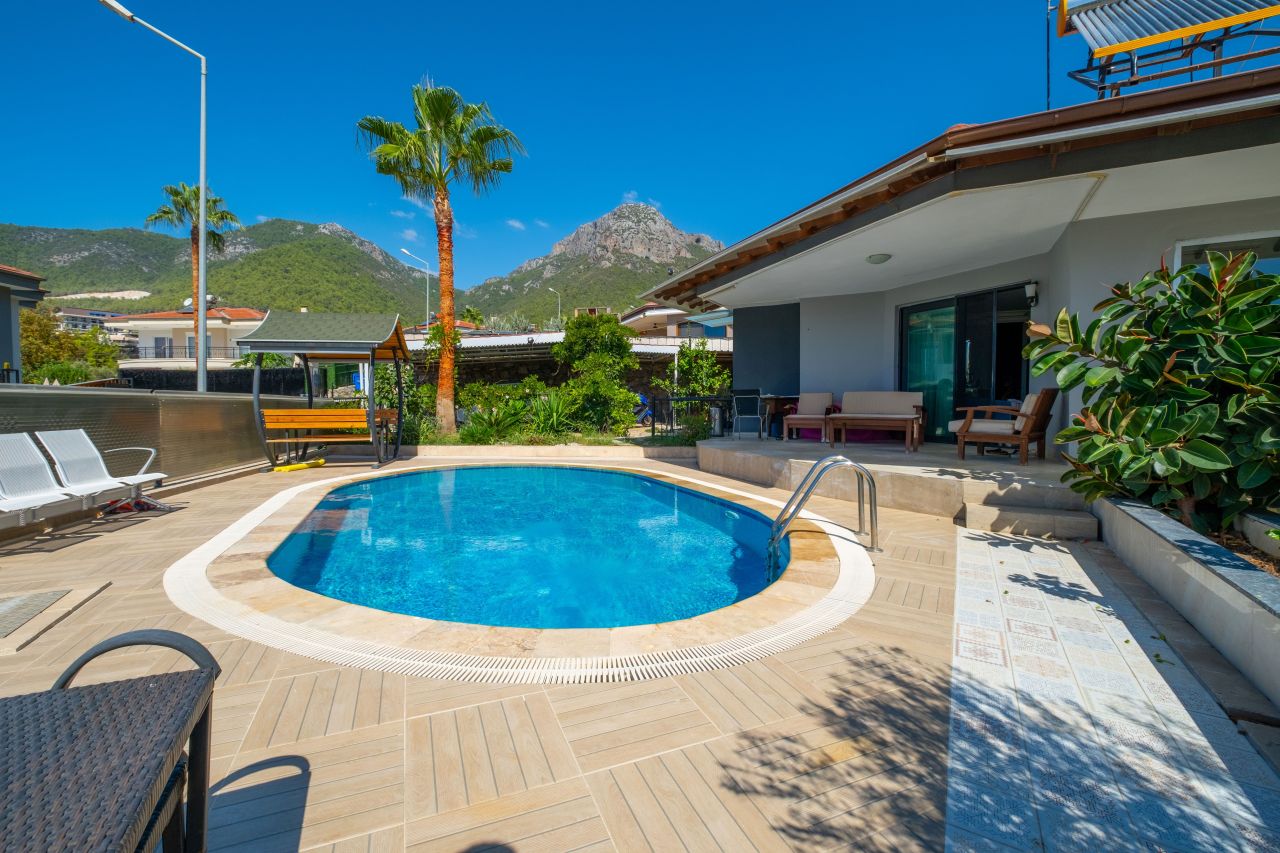 Вилла в Алании, Турция, 400 м² - фото 1