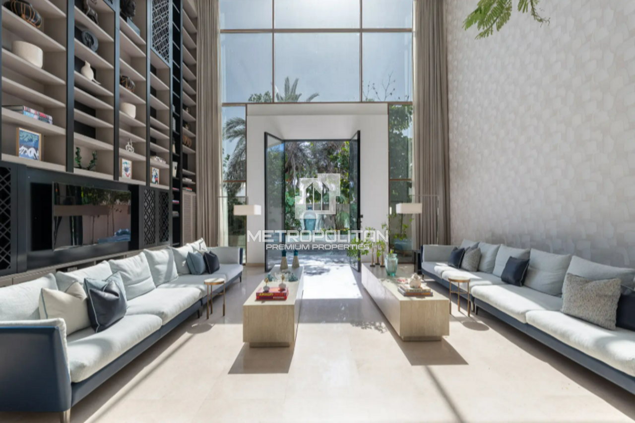 Вилла в Дубае, ОАЭ, 934 м² - фото 1