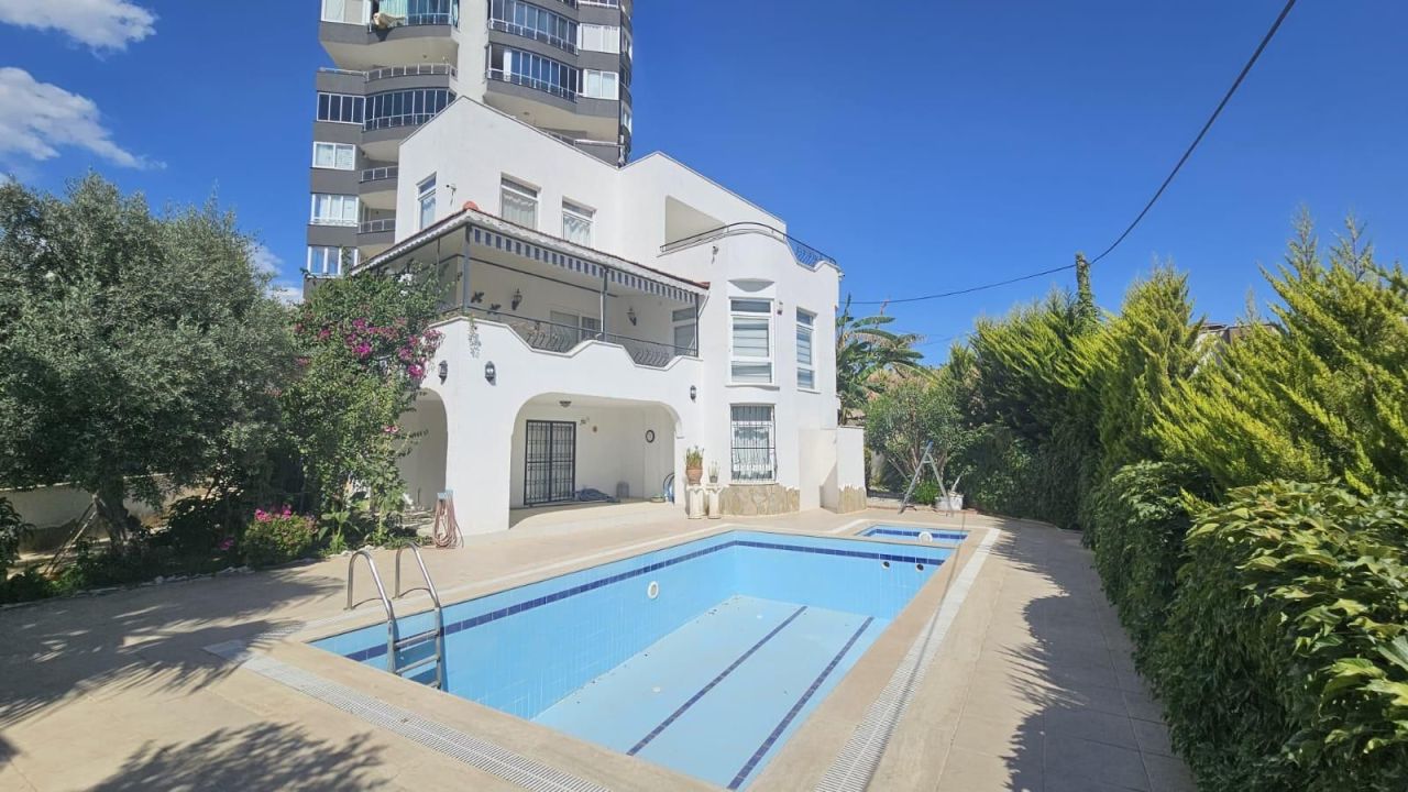 Вилла в Алании, Турция, 595 м² - фото 1