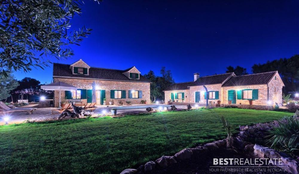 Вилла на Хваре, Хорватия, 350 м² - фото 4