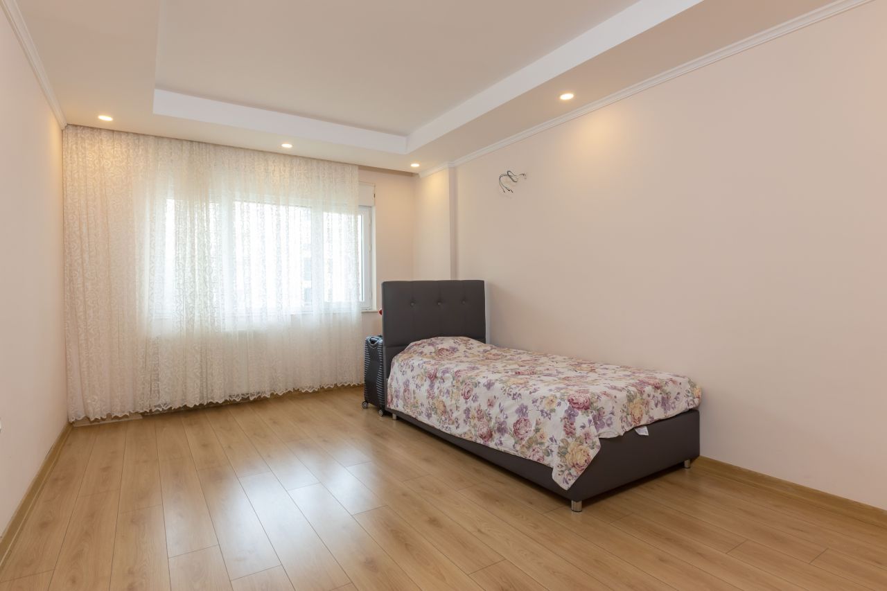 Квартира в Анталии, Турция, 200 м² - фото 17