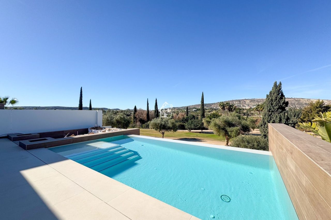 Вилла в Альгорфе, Испания, 345 м² - фото 1