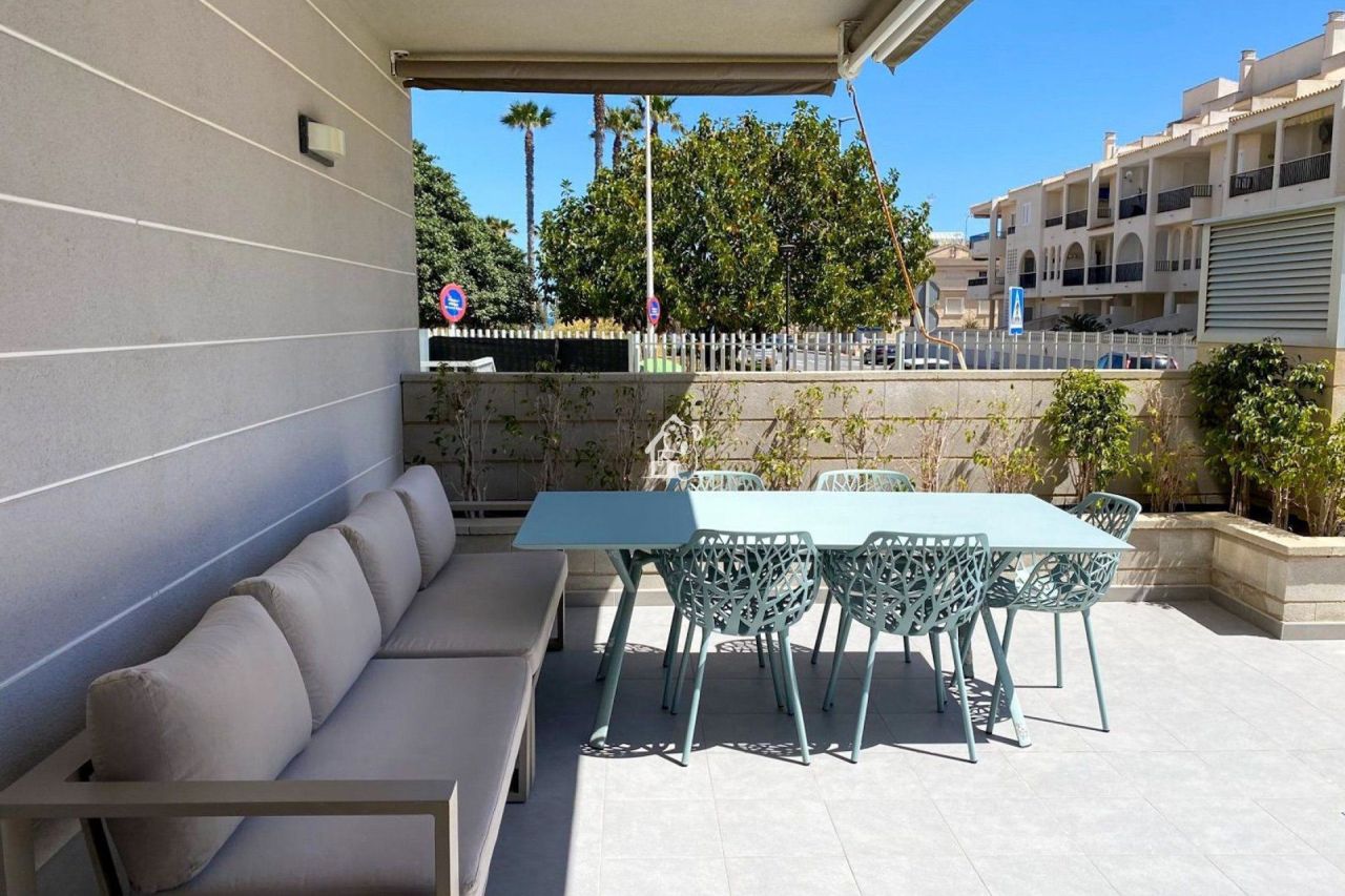 Доходный дом в Ла Мата, Испания, 140 м² - фото 1