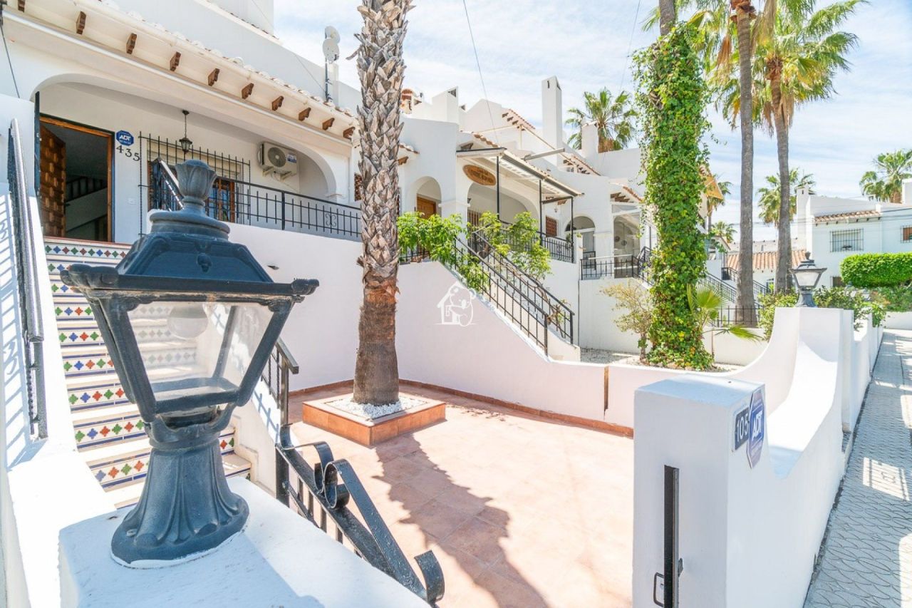 Шале в Ориуэла Коста, Испания, 170 м² - фото 1