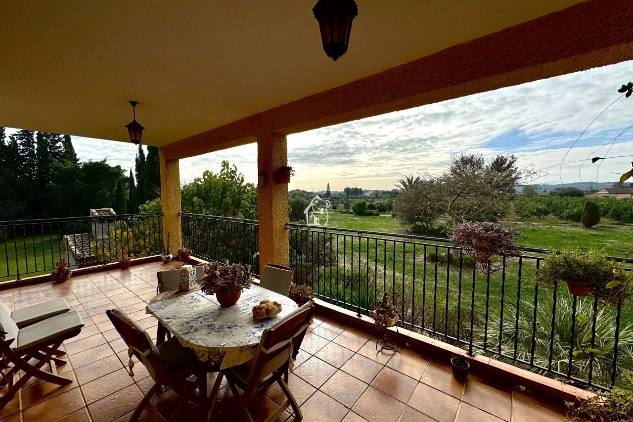 Ферма в Дайя-Нуэве, Испания, 350 м² - фото 1