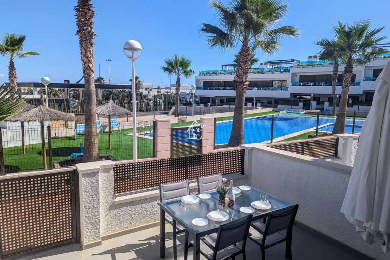 Бунгало в Ориуэла Коста, Испания, 80 м² - фото 1