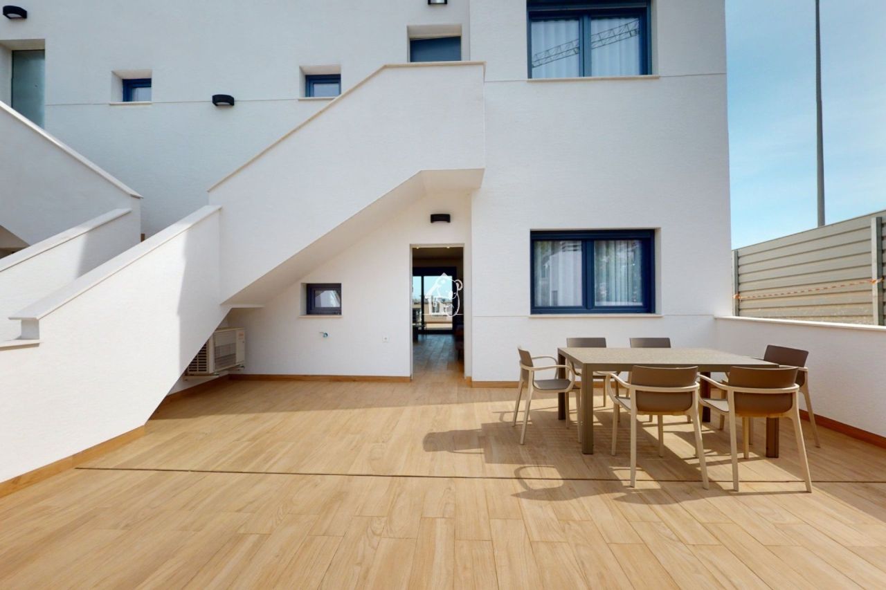 Апартаменты в Торревьехе, Испания, 131 м² - фото 1