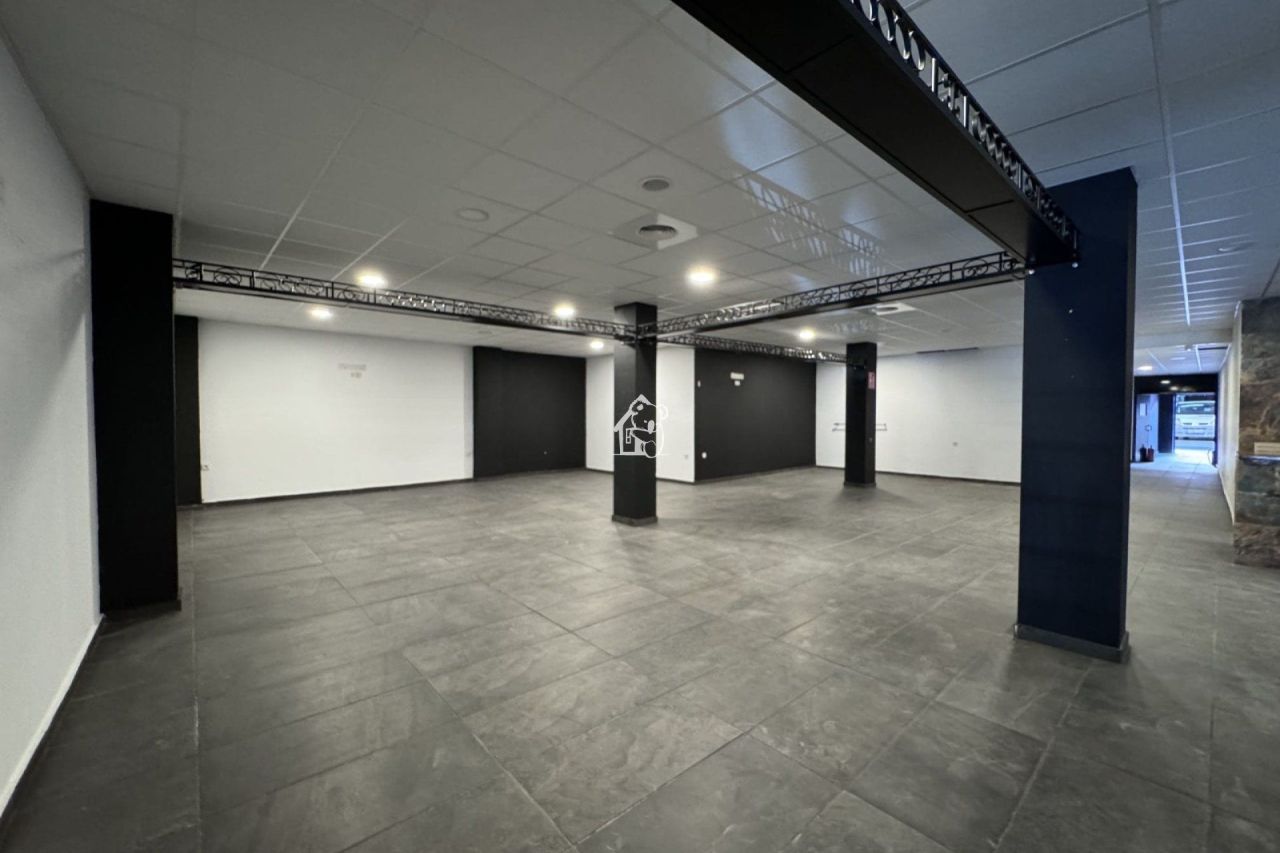 Производство в Торревьехе, Испания, 780 м² - фото 2