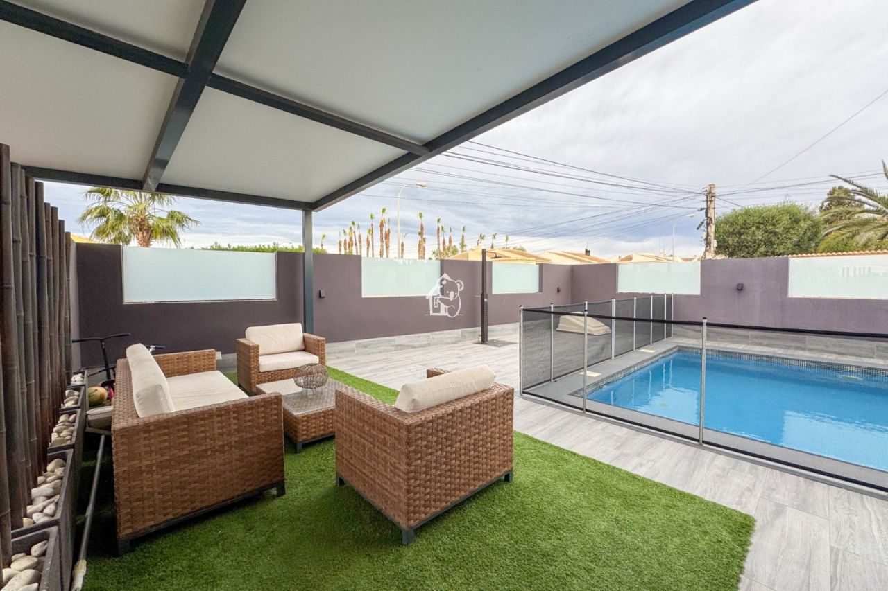 Вилла в Торревьехе, Испания, 162 м² - фото 2