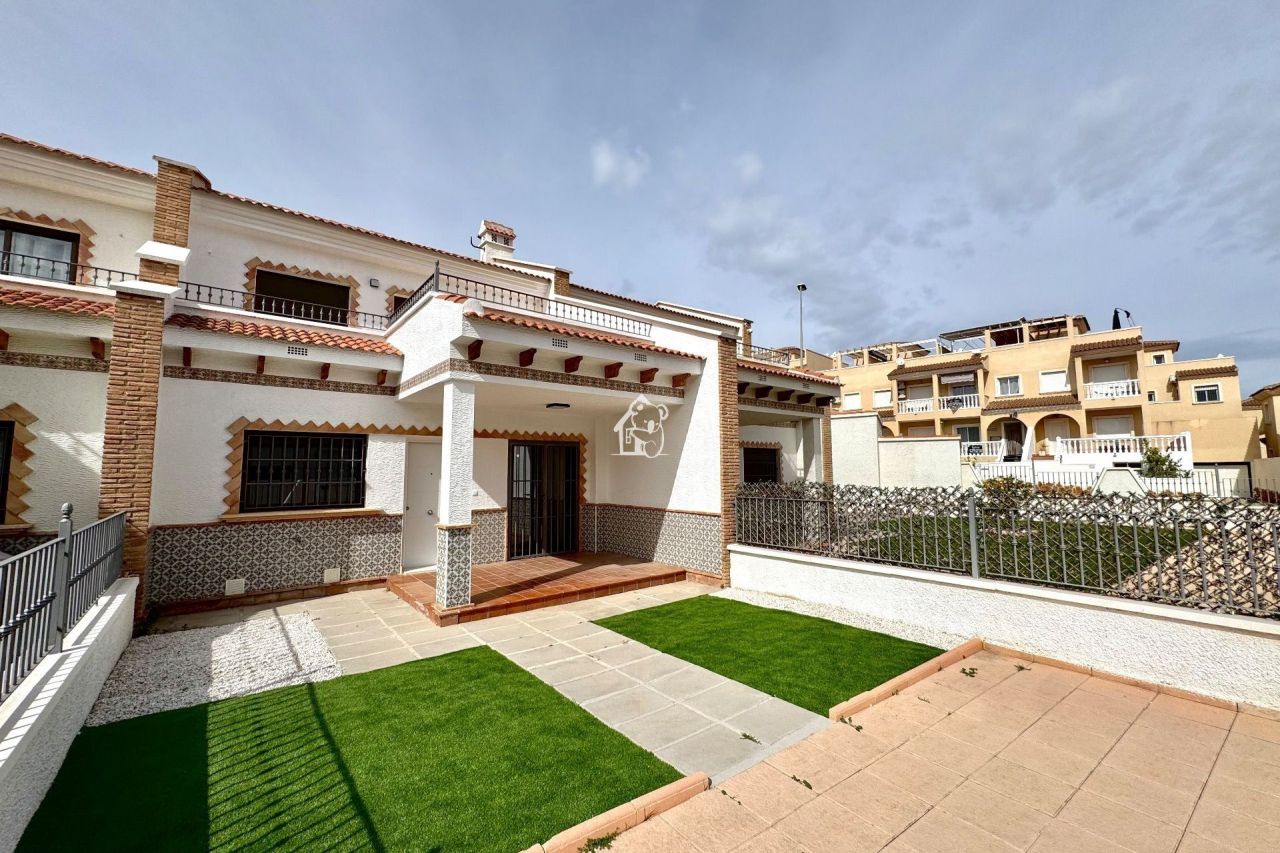 Шале в Сан-Мигель де Салинас, Испания, 106 м² - фото 2