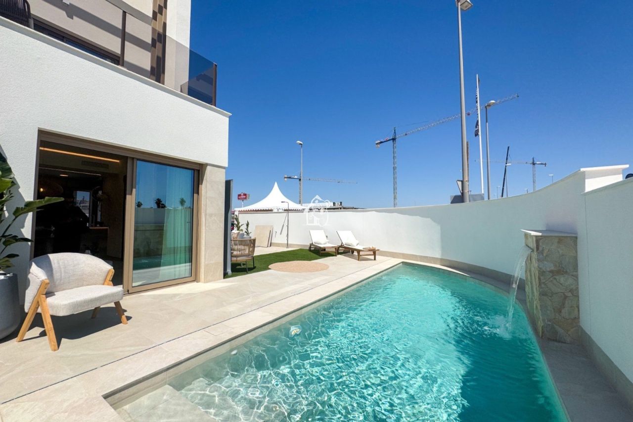 Вилла в Рохалесе, Испания, 93 м² - фото 2