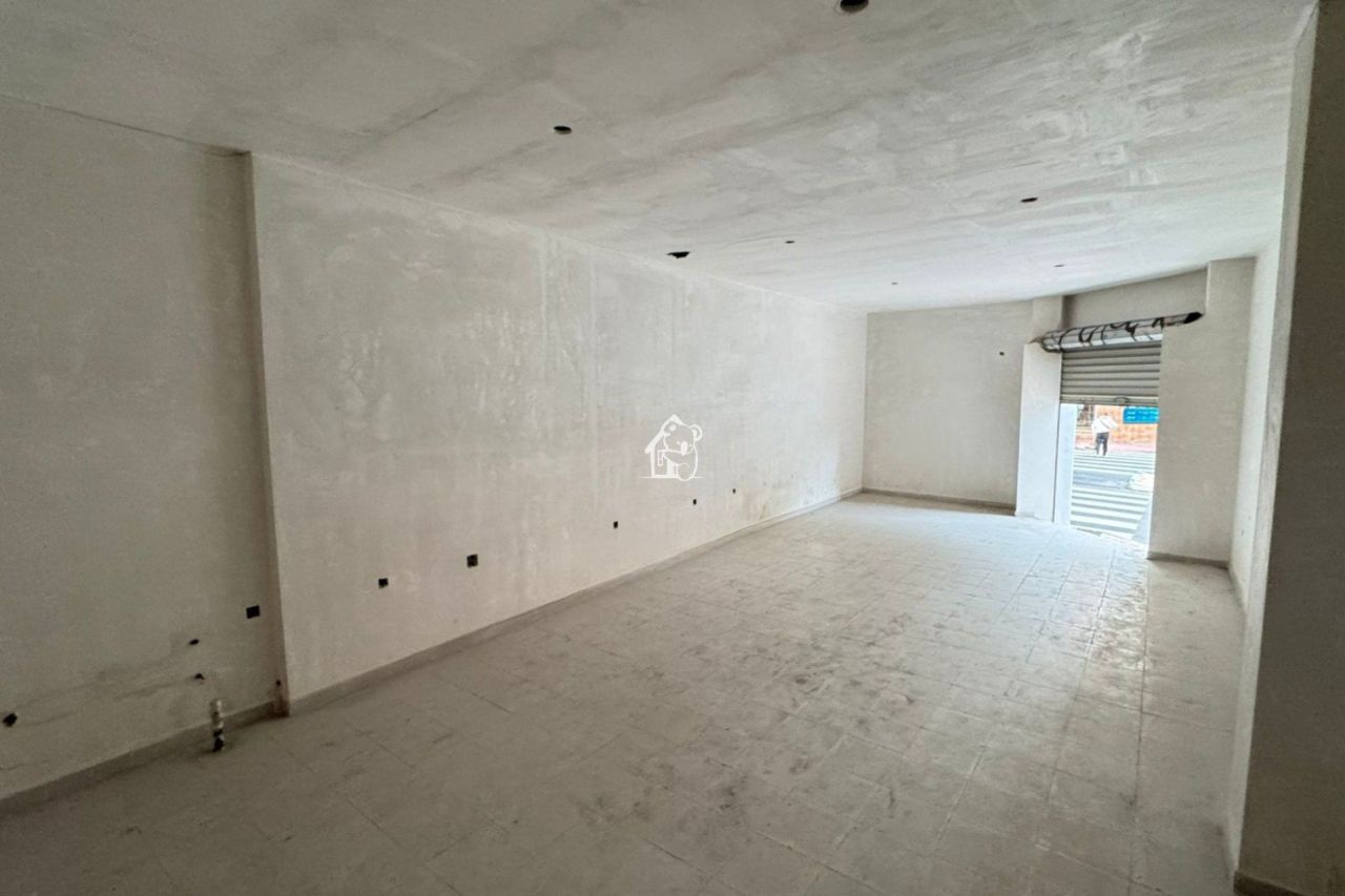 Магазин в Торревьехе, Испания, 65 м² - фото 3