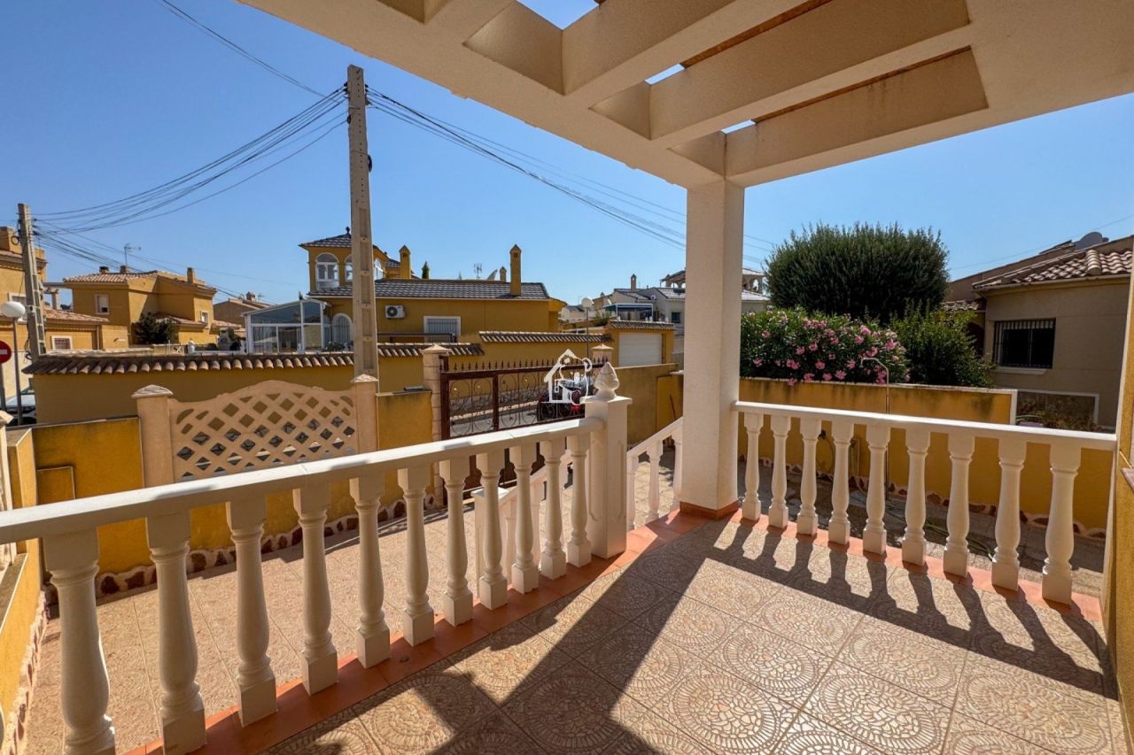 Шале в Сан-Мигель де Салинас, Испания, 169 м² - фото 4