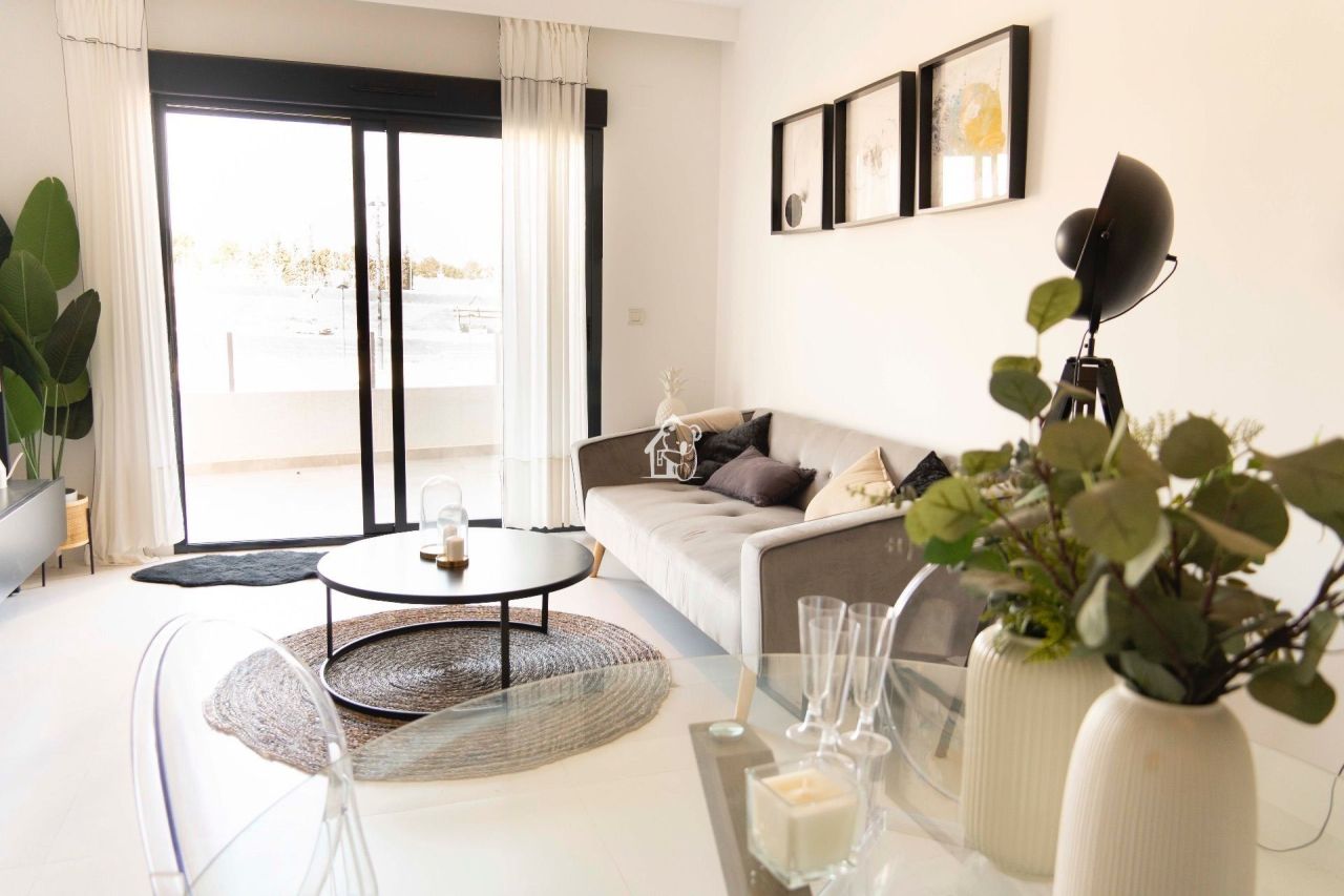 Квартира в Сан-Мигель де Салинас, Испания, 100 м² - фото 4