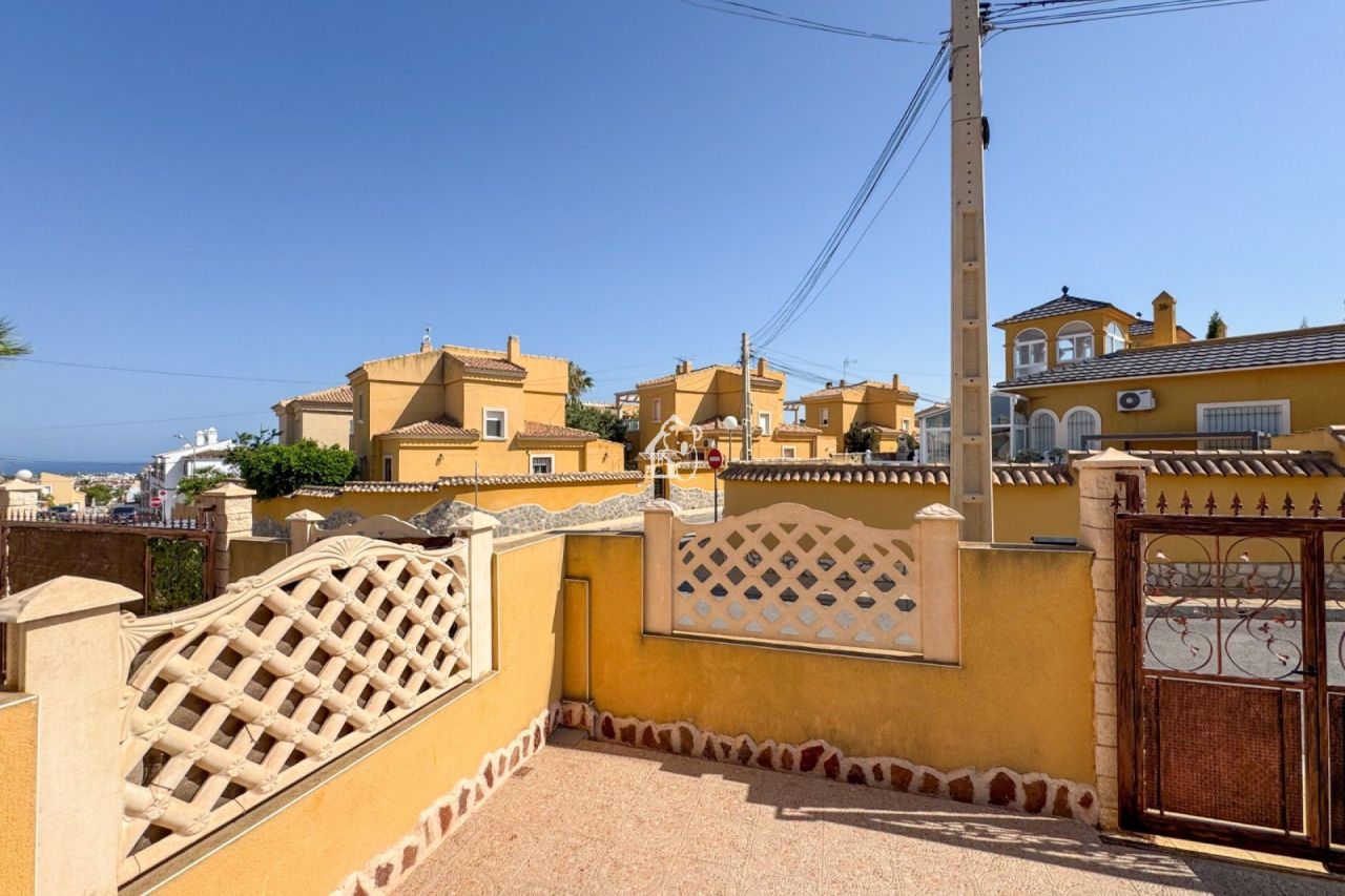 Шале в Сан-Мигель де Салинас, Испания, 169 м² - фото 5