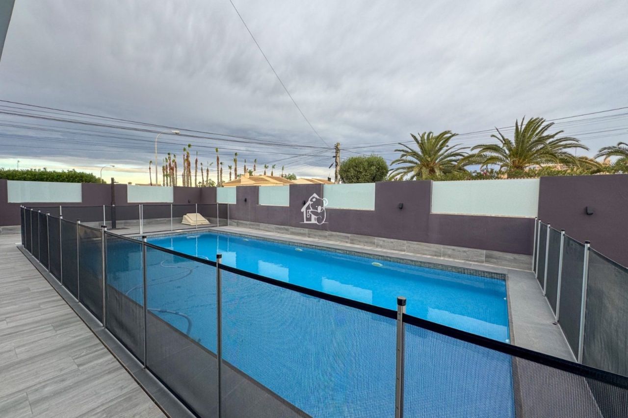 Вилла в Торревьехе, Испания, 162 м² - фото 6