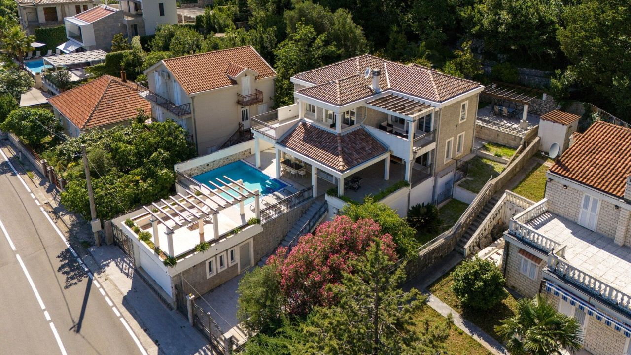 Вилла в Которе, Черногория, 405 м² - фото 3