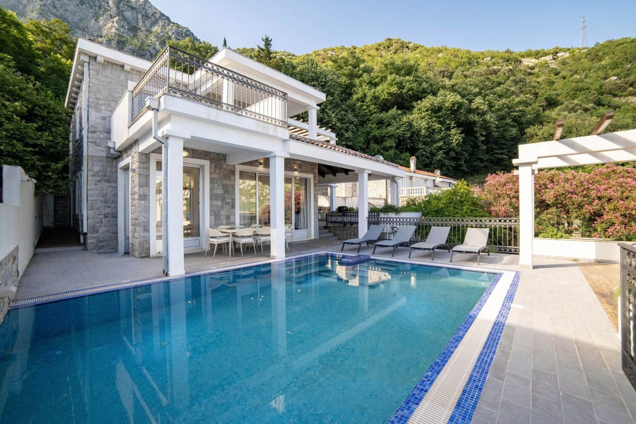 Вилла в Которе, Черногория, 405 м² - фото 7