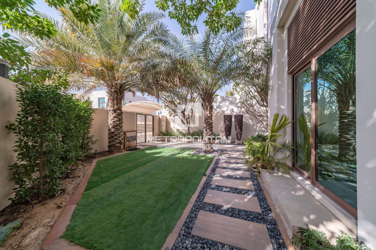 Вилла в Дубае, ОАЭ, 681 м² - фото 2