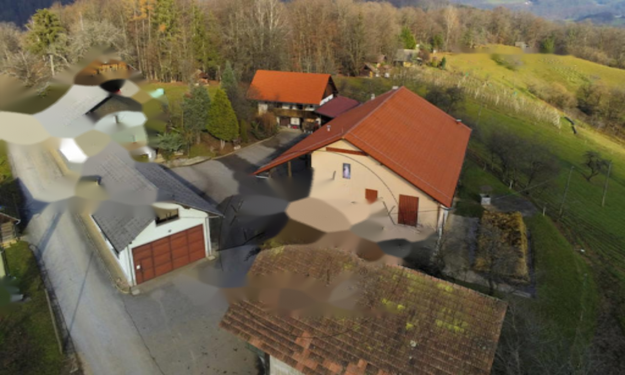 Ферма в Ново-Место, Словения, 190 000 м² - фото 1