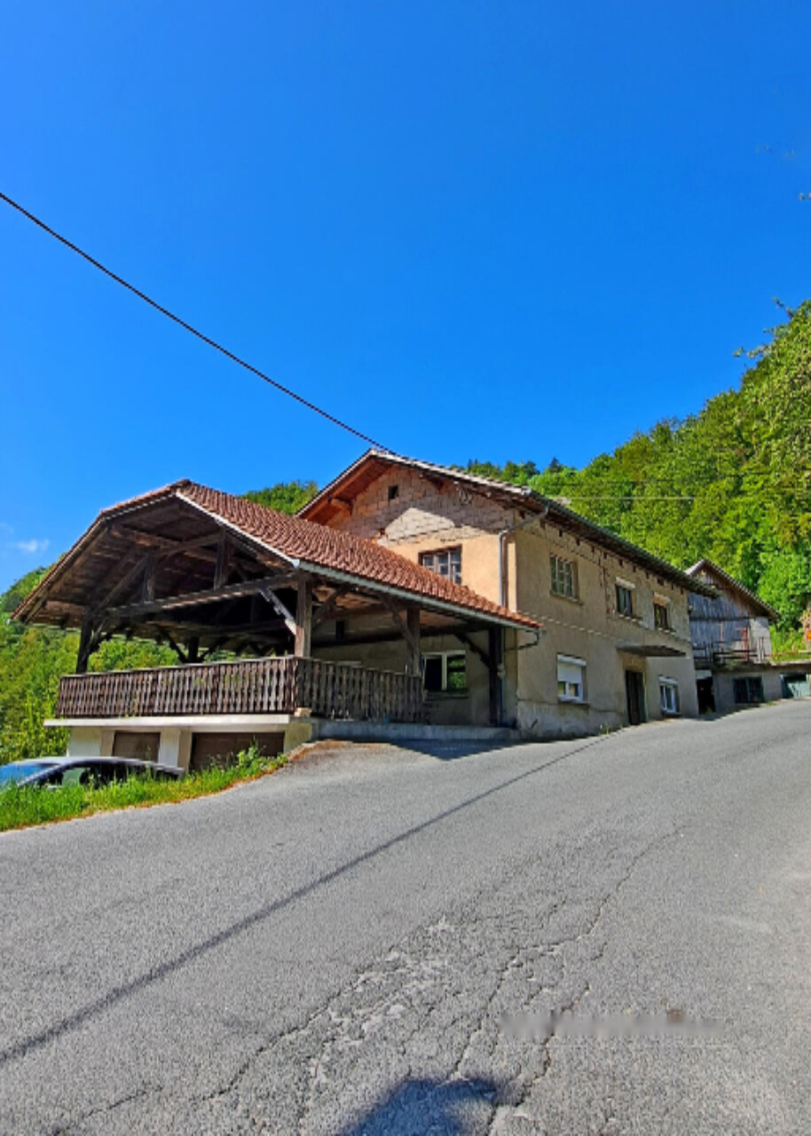 Ферма в Поклюке, Словения, 47 065 м² - фото 1