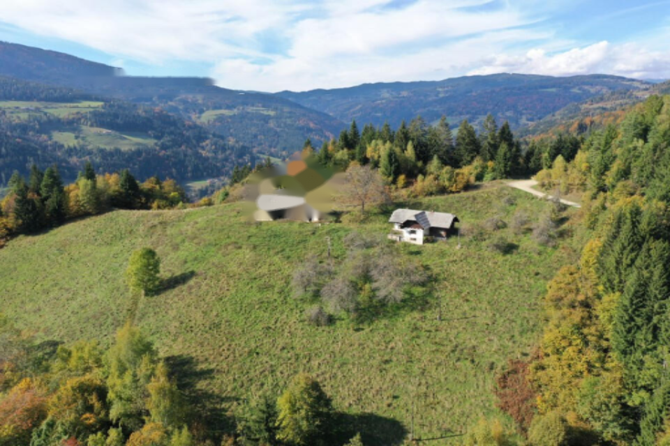 Ферма в Муте, Словения, 131 726 м² - фото 1