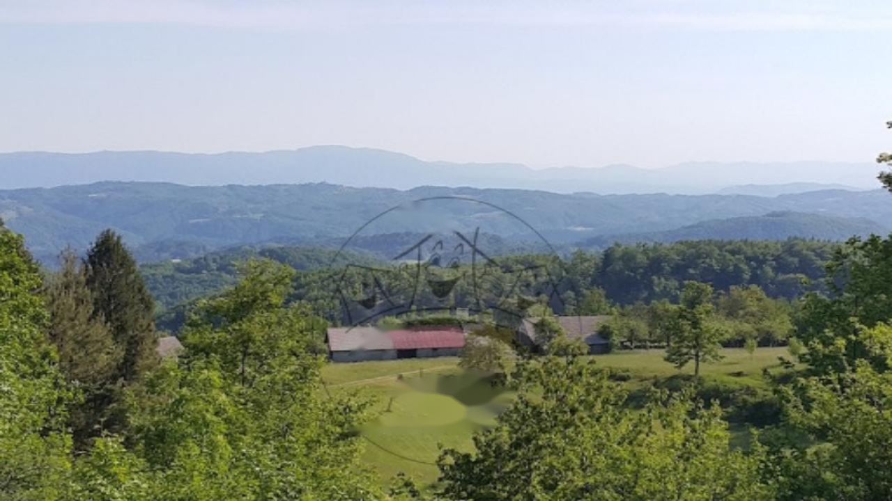 Ферма в Кршко, Словения, 370 000 м² - фото 1