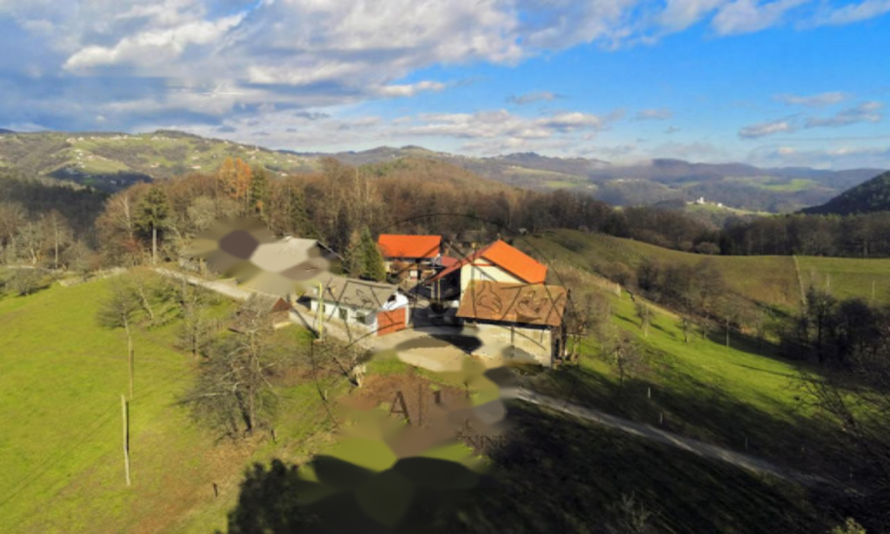 Ферма в Ново-Место, Словения, 190 000 м² - фото 2