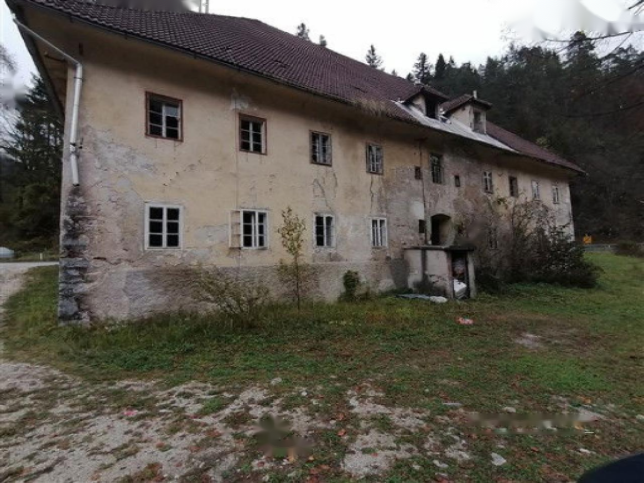 Дом в Чрне-на-Корошкем, Словения, 688 м² - фото 3