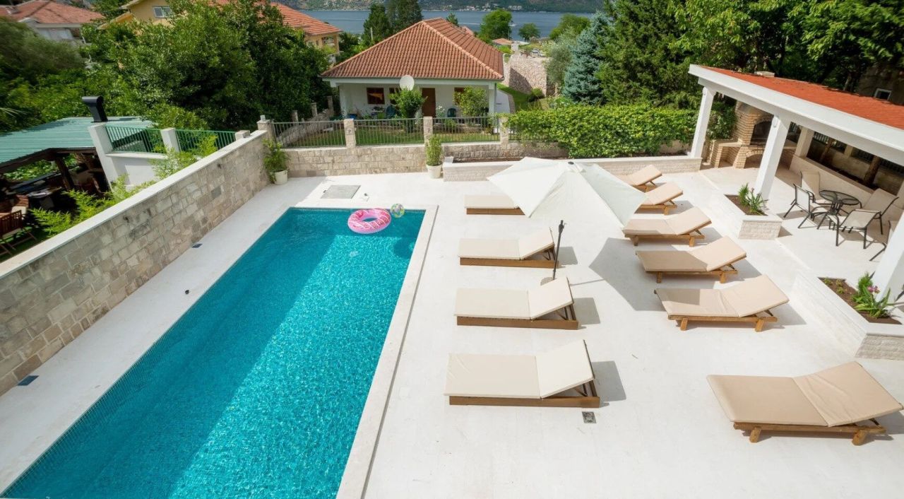 Вилла в Столиве, Черногория, 350 м² - фото 2