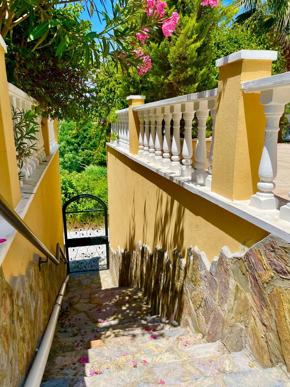 Вилла в Алании, Турция, 500 м² - фото 16