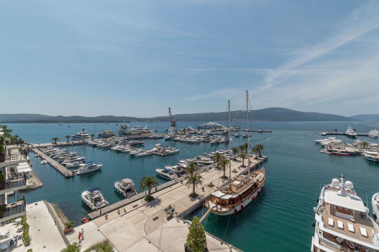 Апартаменты в Тивате, Черногория, 595 м² - фото 13