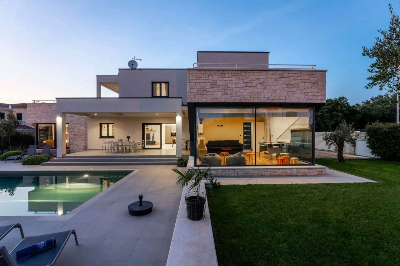 Вилла в Порече, Хорватия, 280 м² - фото 1