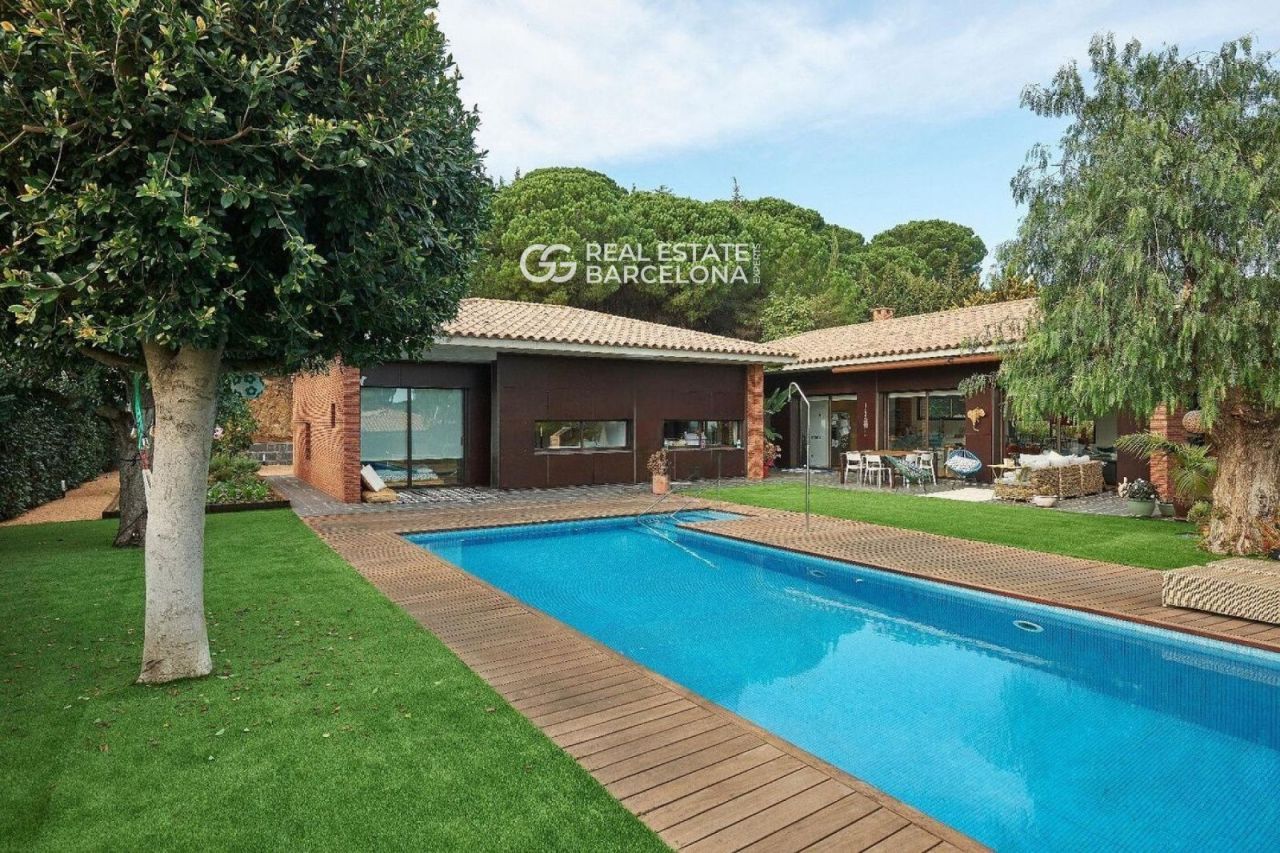 Дом Barcelona, Sant Andreu de Llavaneres, Испания, 372 м² - фото 3