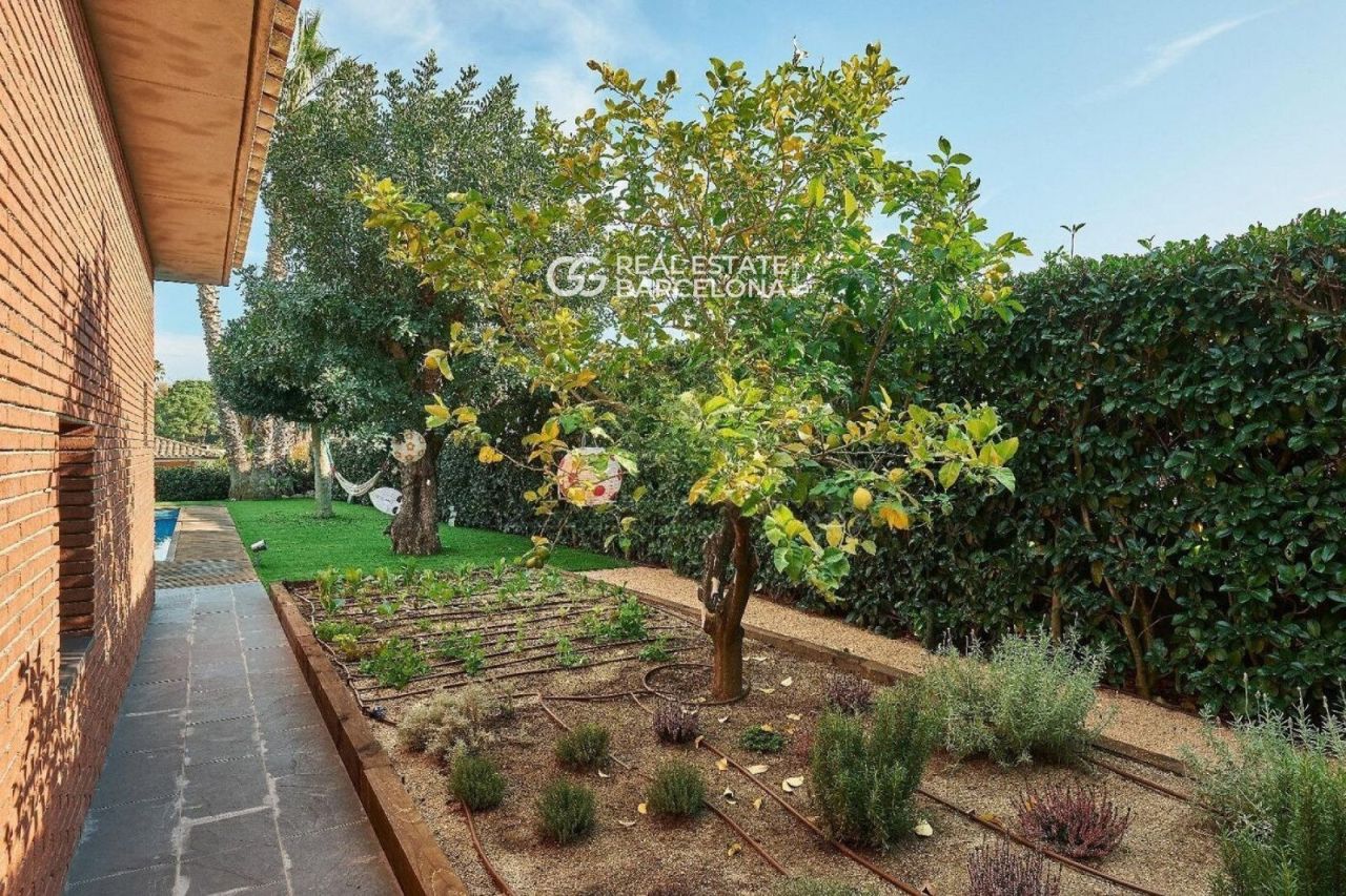 Дом Barcelona, Sant Andreu de Llavaneres, Испания, 372 м² - фото 19