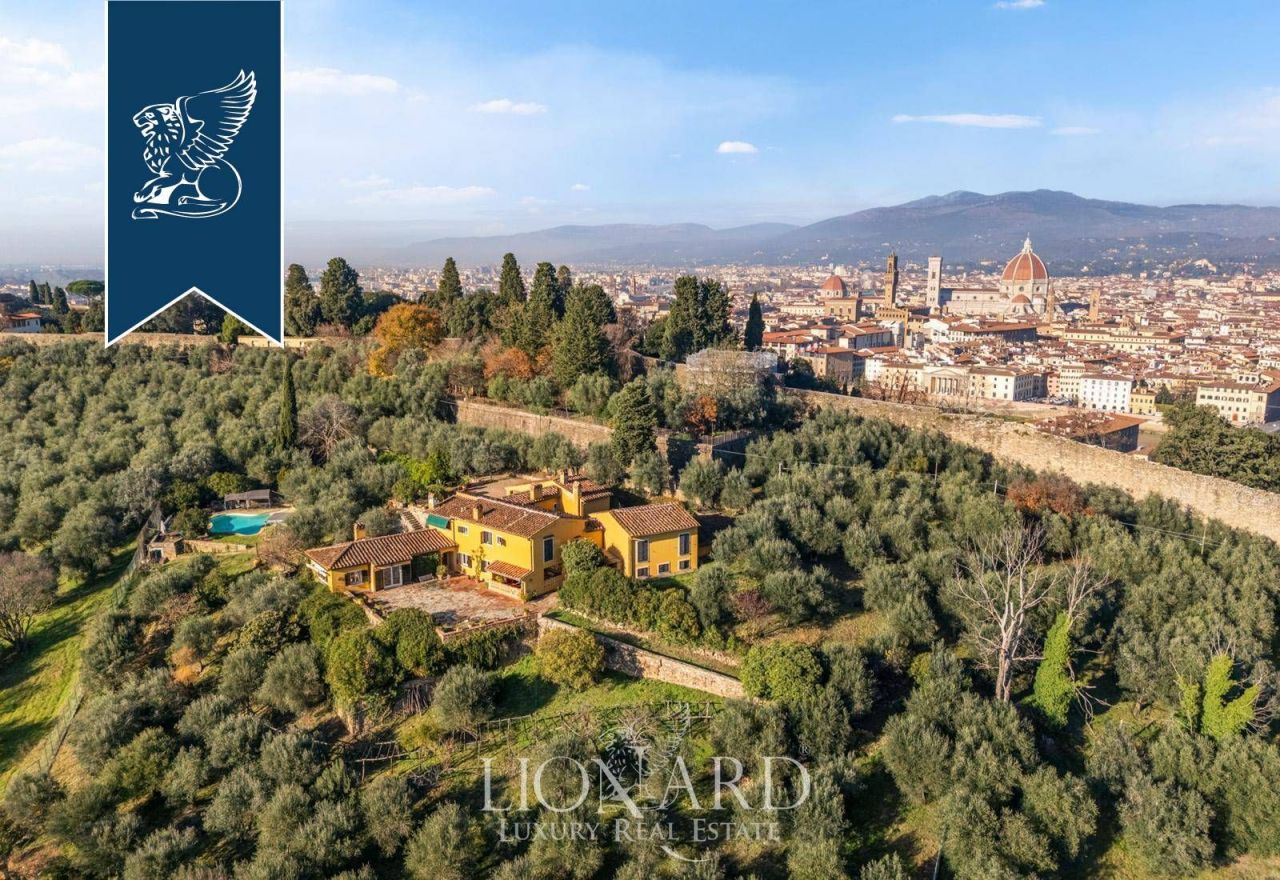 Вилла во Флоренции, Италия, 634 м² - фото 1