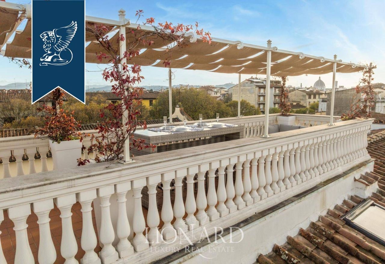 Апартаменты во Флоренции, Италия, 260 м² - фото 1